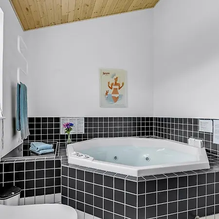 Beautiful Home In Aabenraa With Sauna Prázdninový dům *