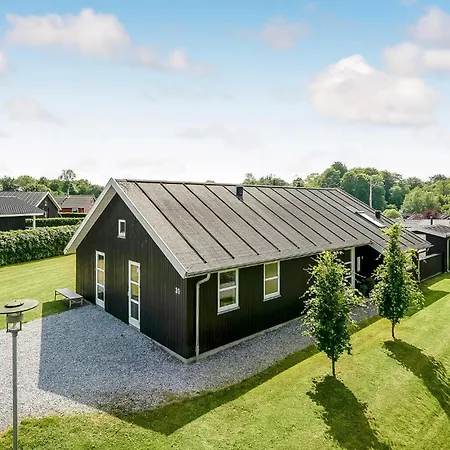 Beautiful Home In Aabenraa With Sauna *